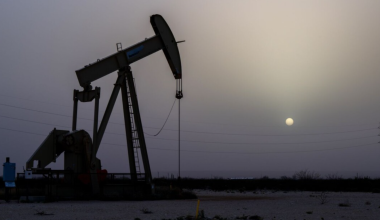 Рынок нефти падает: санкции против Ирана и торговая война обрушили котировки