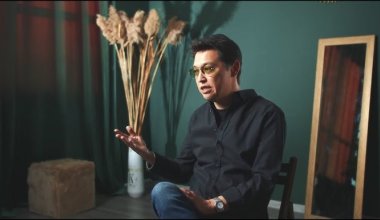 Казахские песни на радио начали продвигать “шала-казахи” — певец Айдос Сагат