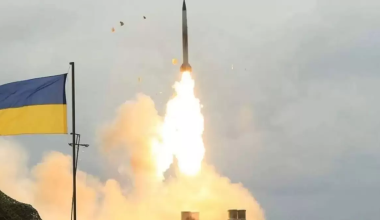 Назван один фактор, сдерживающий Украину от удара по военному параду в Москве