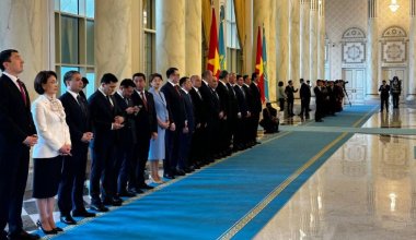 Президент Токаев принимает главу Вьетнама То Лама в Акорде