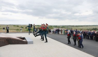 Памятник воинам-казахстанцам и улица Казахская: как в России чествовали защитников Сталинграда