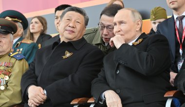 "Путин сдаёт Китаю всё, что можно" - Каспаров о визите Си Цзиньпина в Россию