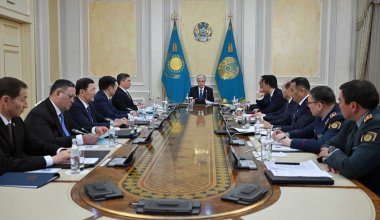 Бардак в транспортной сфере: Токаев объявил выговор министру Карабаеву