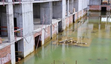 ЖК-долгострой уходит под воду в Астане: стали известны новые подробности