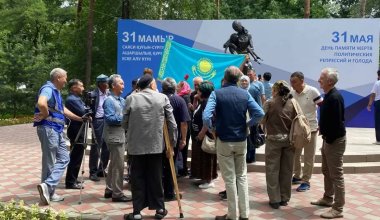 Тяжелые страницы в истории: алматинцы почтили память жертв репрессий и голода