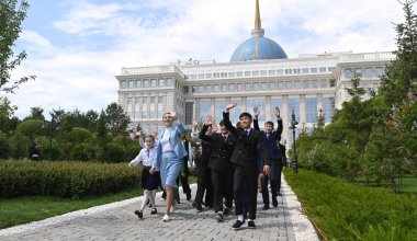 День защиты детей: казахстанские школьники посетили Акорду