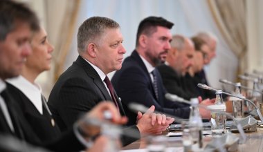 Роберт Фицо поблагодарил казахов за вклад в освобождение Словакии в годы войны