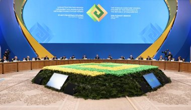 "Казахстан сохранил устойчивость к потрясениям": Токаев встретился с иностранными инвесторами