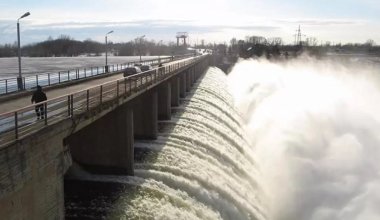 Борьба с “теневым рынком” воды в Казахстане - полицию призвали присоединиться