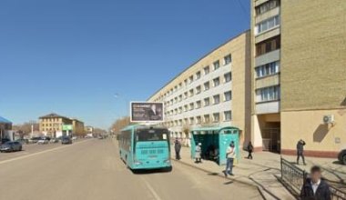 Карагандинка родила прямо на остановке, ребенок в реанимации