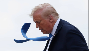 Трамп пригрозил новой атакой на Иран