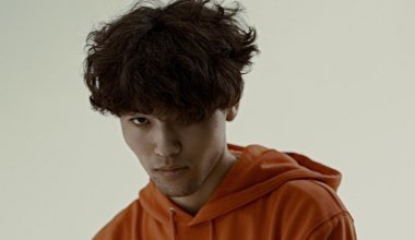 "Забивал ремнем": казахстанского рэпера обвинили в домашнем насилии