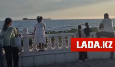В Актау испугались грохота кораблей у берега