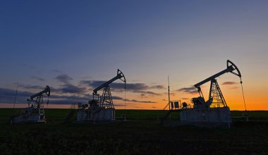 Нефть подорожала более чем на 2% — что присходит на рынке
