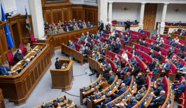 Военное положение в Украине продлили до ноября