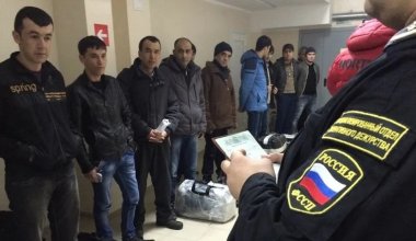 В Азербайджане не исключают массовой депортации соотечественников из РФ