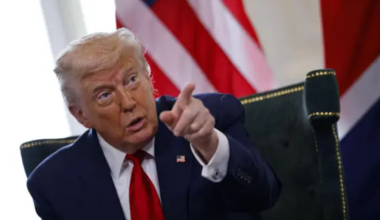 Трамп приказал подлодкам США приблизиться к границам России