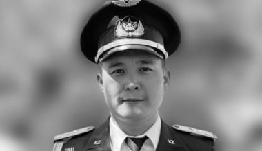 С погибшим при крушении вертолета военным простились в Павлодаре
