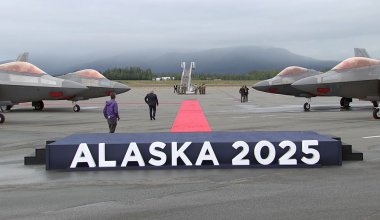 Красная дорожка и истребители: как собираются встречать Путина на Аляске