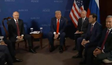 Переговоры Трампа и Путина начались в формате “три на три”