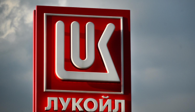 США могут ввести санкции против «Роснефти» и «Лукойла»