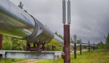 Венгрия обвинила Украину в атаке по нефтепроводу - поставки перекрыты