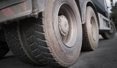 Министр прямо указал на тех, кто разбивает казахстанские дороги