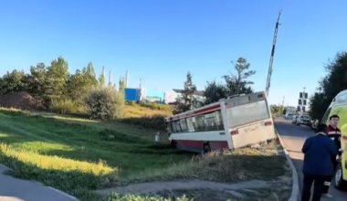 14 человек попали в больницу после ДТП с автобусом в Астане