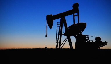 Цены на нефть упали на фоне сокращения запасов в США