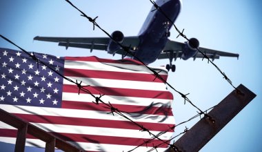 Бежавших от войны россиян массово депортируют из США