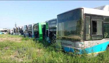 Кладбище автобусов продали на аукционе в Алматы