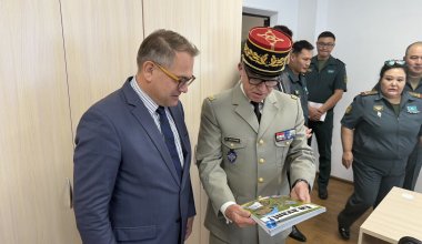 Военных РК будут учить французскому языку