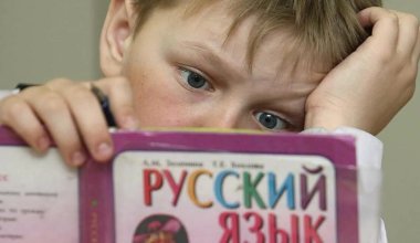 Ребенка из Казахстана не пустили в российскую школу из-за русского языка