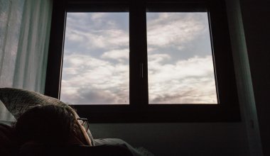 В Ташкенте женщина сбросила детей с четвертого этажа и выпрыгнула сама