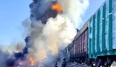 18 вагонов с бензином сошли с рельс в России
