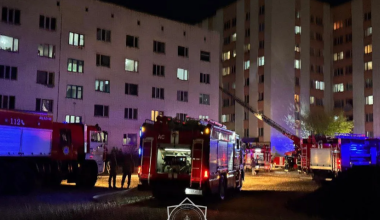 Десятки людей экстренно эвакуировали из жилой пятиэтажки в Кокшетау