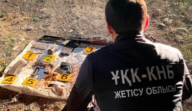 Автоматы Калашникова, пистолеты и гранаты изъяли силовики в 12 регионах Казахстана