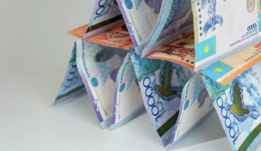 Казахстанцы хотели заработать до 10% в день, но отдали сотни миллионов мошенникам