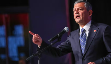 Суд в Турции отклонил иск о смещении лидера оппозиции