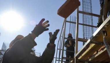 Обвал асфальта и некачественные школы: как наказали стройкомпании в Алматы