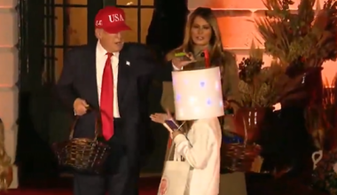 Дональд Трамп снова пошутил над ребенком в Белом доме