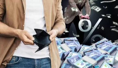 Казахстанцы совмещают три работы из-за инфляции — эксперт