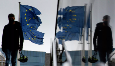 Еврокомиссия запретила выдачу многократных виз россиянам