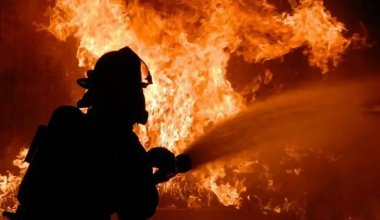 Детский дом загорелся в Алматы