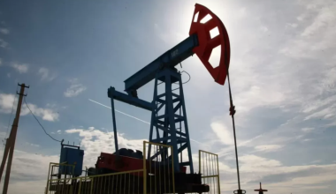 На танкерах по миру застрял миллиард баррелей нефти