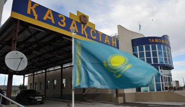 Казахстан отрицает скопление автовозов на границе