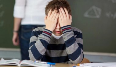 Вместо школы - покосившийся дом: как учатся дети в Жамбылской области