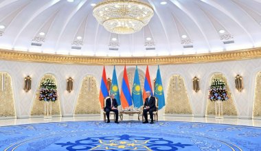 Первый визит в Казахстан: о чем говорили Токаев и Пашинян