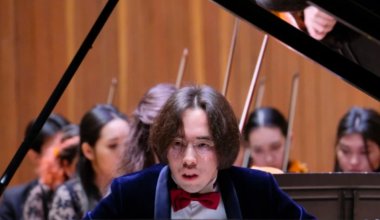 Казахстанский музыкант представил первую квантовую симфонию в Оксфорде