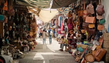 Глава благотворительного фонда отправила подростка на рынок для сбора денег в Алматы